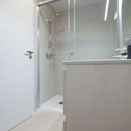 3 Bedroom Penthouse Vanian Gardens - Διαμέρισμα Εστεπόνα